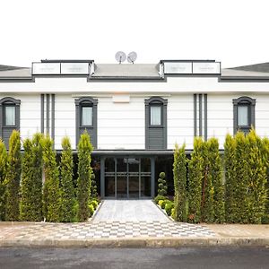 Gardenmode Airport Hotel